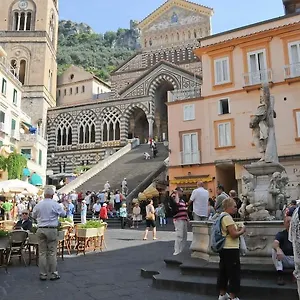 2* Πανσιόν La Piazzetta